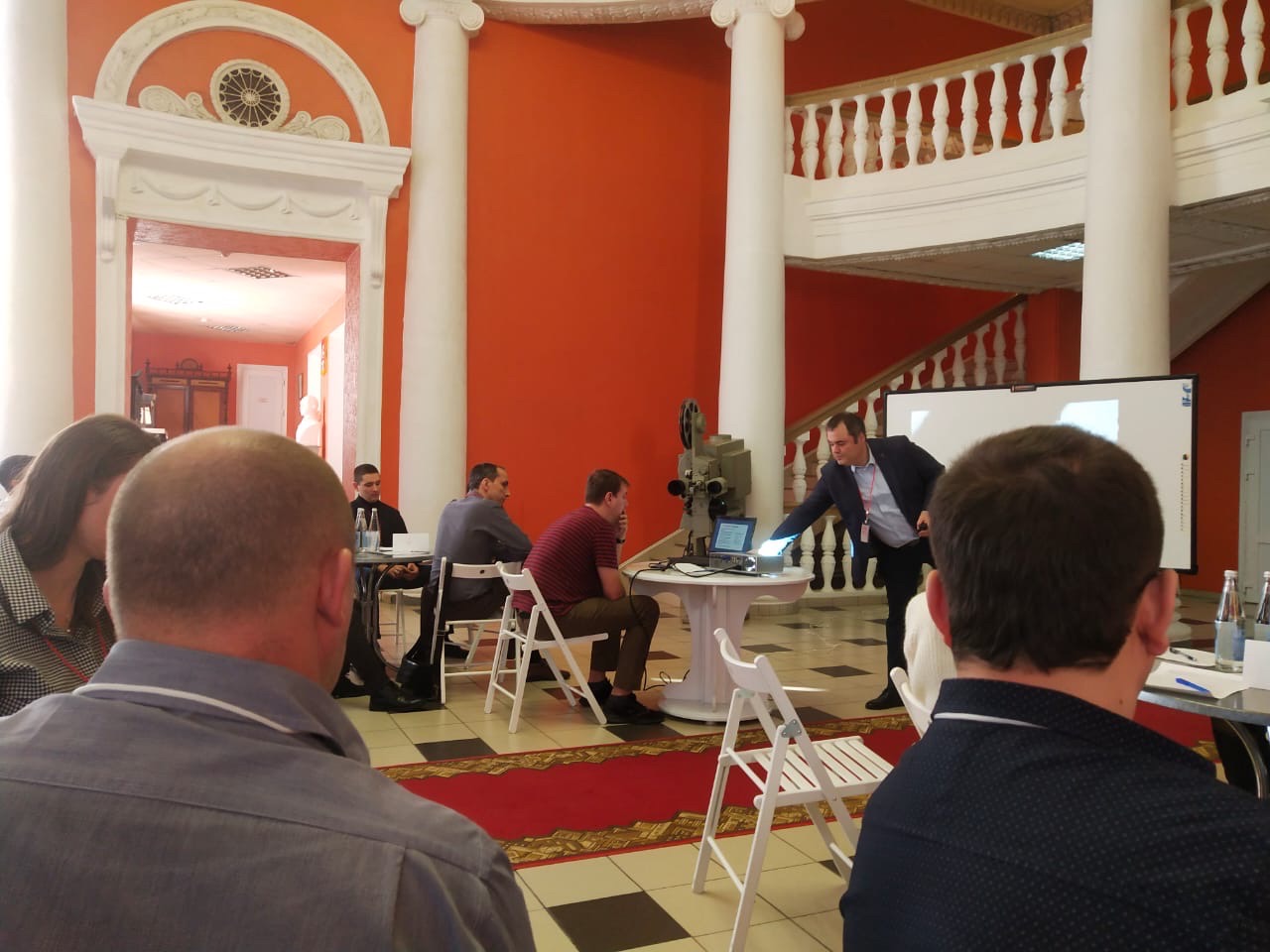 Состоялась Стратегическая сессия: преимущества кооперации и меры поддержки между участниками мебельного кластера города Кузнецка