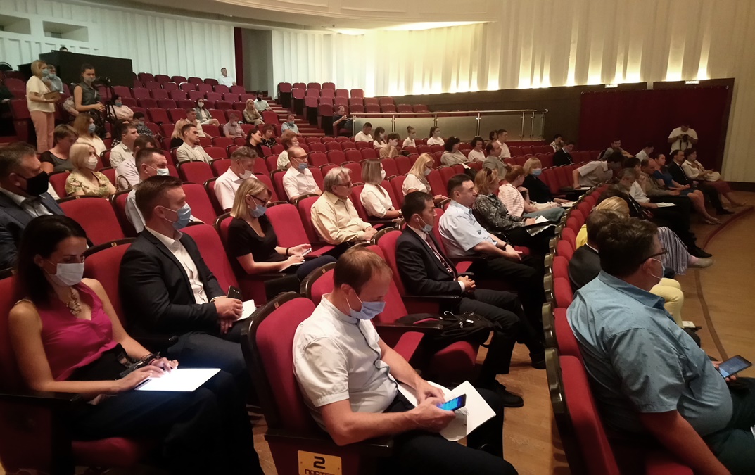 Сотрудники Фонда поддержки предпринимательства участвуют в стратсессии в Заречном