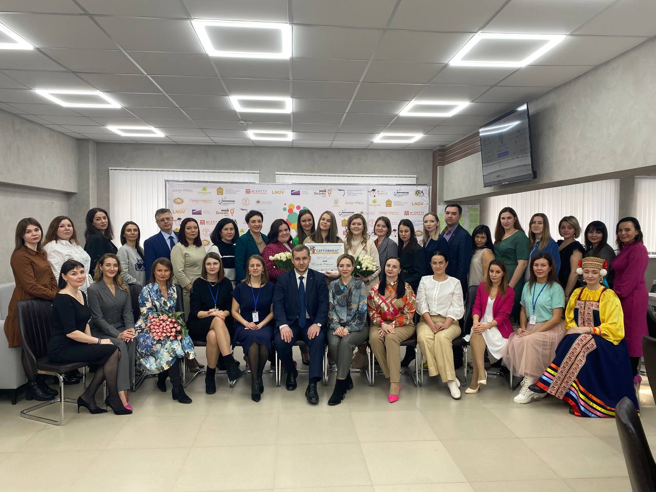 Итоги проекта «Малый бизнес — большие мечты» подвели. Победитель получила сертификат и грант в размере 100 тысяч рублей